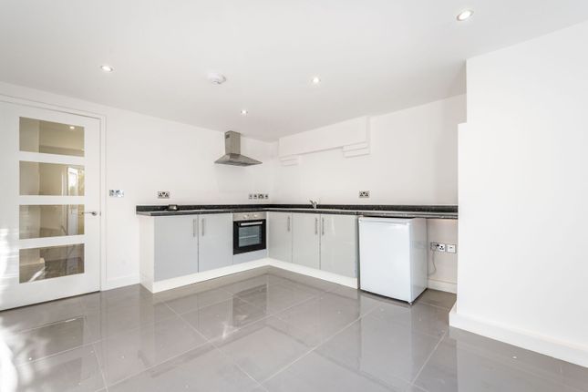 Oakhill Road, East Putney photo 3