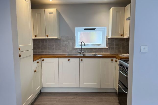 25a, High Street, Marlow photo 2
