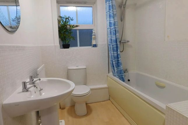 46, Broom Mills Road, Pudsey photo 3