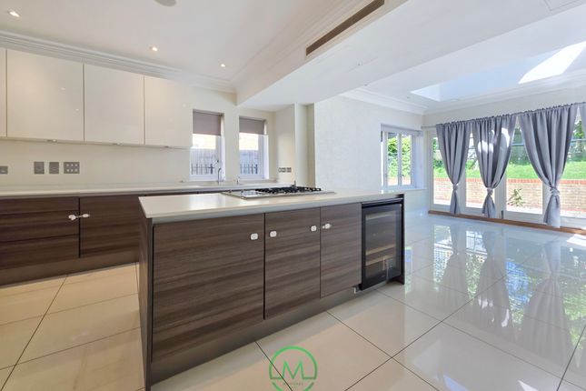 5 Havanna Drive, London photo 3