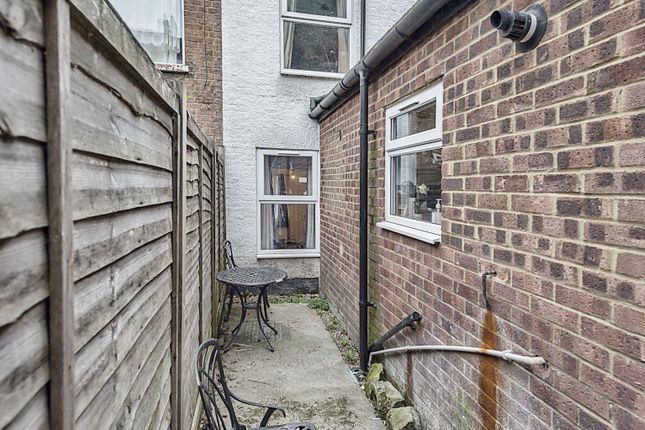 Terraced house for sale in Salisbury Road, Luton