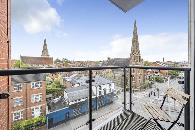 Flat for sale in Central Reading, Berkshire