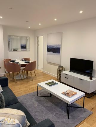 Studio flat on 4, Rockingham Road, Uxbridge, £275,250