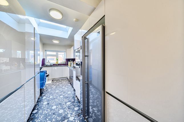 39, Glenwood Grove, London photo 4