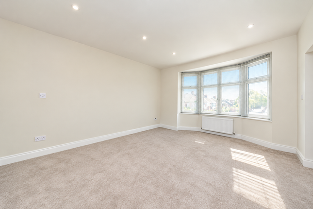 1, Erridge Road, London photo 4