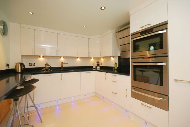 Gloucester Square, Hyde Park Estate photo 3