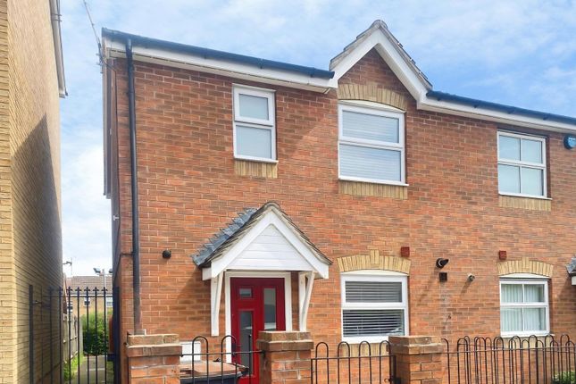 2 bed property for rent in Marlborough Road, Nuneaton, Warwickshire CV11