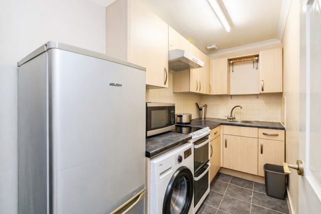 Flat 4, 15, Rumbridge Street, Southampton photo 3