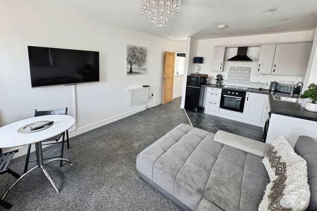 77,Flat 2, John Street, Porthcawl photo 4
