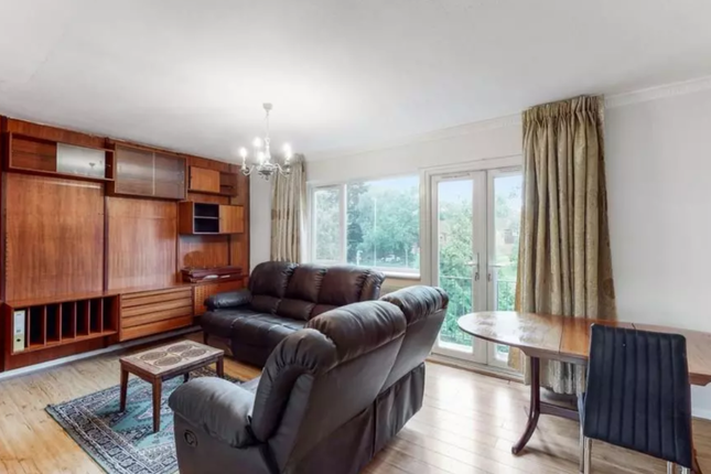 6 Rosewood House, Hendon photo 2