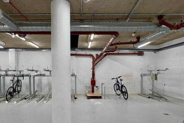 Flat 1, The Caretakers Building, 785 Commercial Road, London photo 3