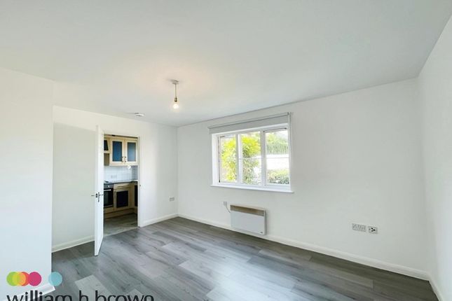 Flat to rent in Rectory Road, Grays