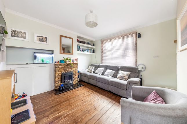 83, Pontefract Road, Bromley photo 4