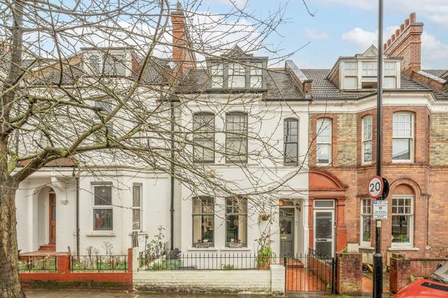 Thumbnail Terraced house to rent in Amesbury Avenue, London