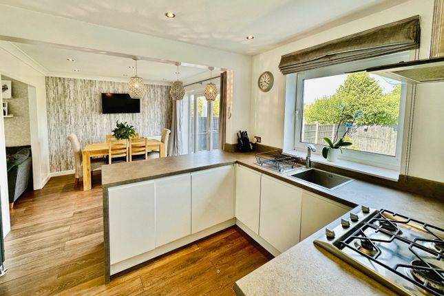 42, Longleat Crescent, Nottingham photo 4