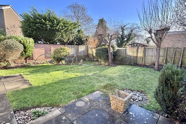 8, Iona Way, Leicester photo 2