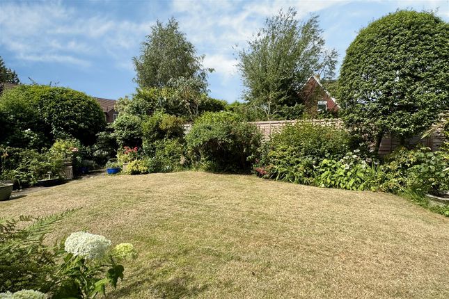 1, Maplehatch Close, Busbridge, Godalming photo 2