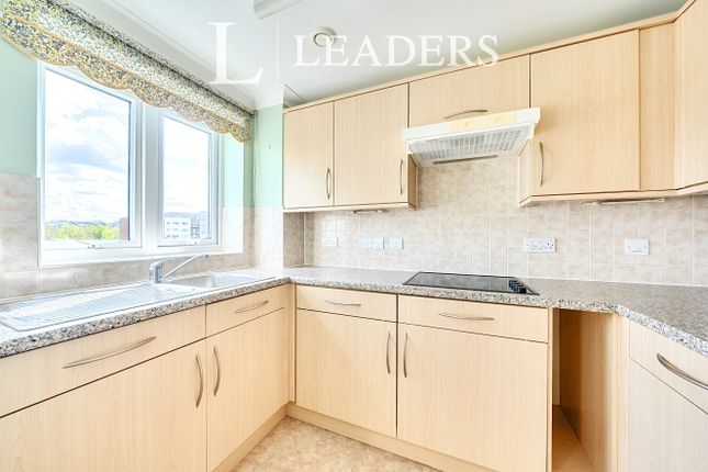 51, Holmes Court, Tonbridge photo 3