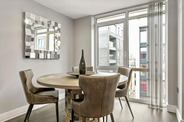 Flat for sale in Goswell Road, Angel, London