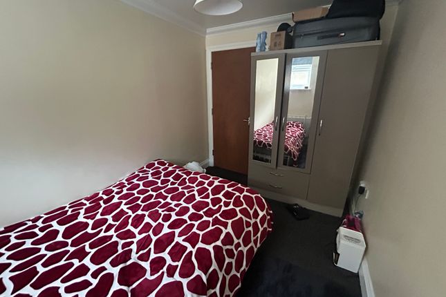 56C, Hook Road, Surbiton photo 5