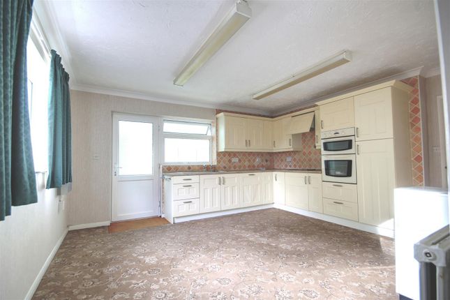 27, Mill Green, Warboys photo 3