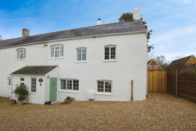 Thumbnail Cottage for sale in High Street, Blunsdon, Swindon