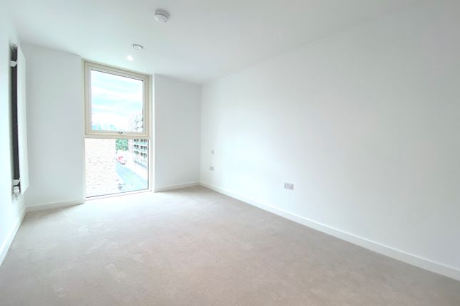 CRH22, Carrick House, London E16, London photo 4