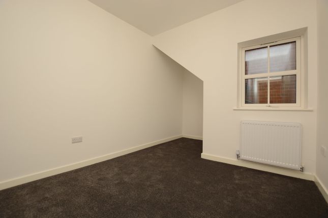 Flat to rent in South Street, Atherstone, Warwickshire