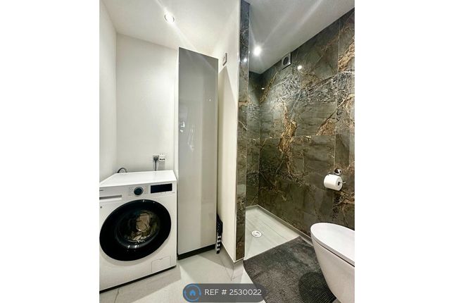Gf Wc &amp; Shower Room