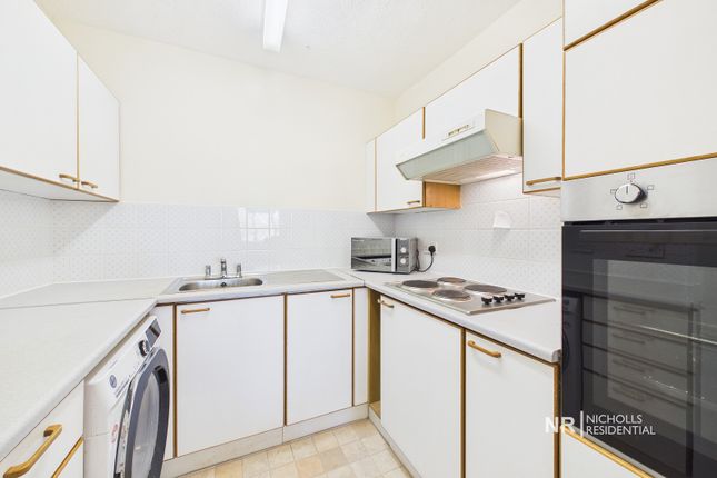 Flat 33 Brook Court, 78 Wordsworth Drive, North Cheam photo 3