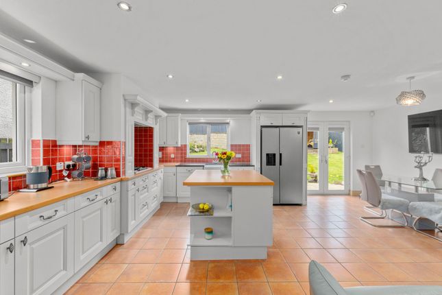 57 Braehead Place, Linlithgow photo 3