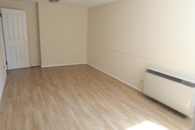 5 Foxglove Court, Vicars Bridge Close, Wembley photo 3