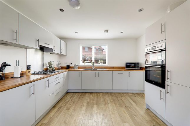 3, Dianthus Grove, Worthing photo 3