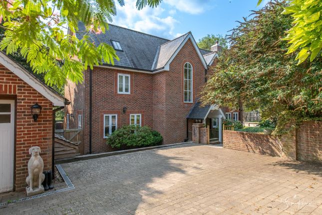 Welcome To 3 Clatterford Road