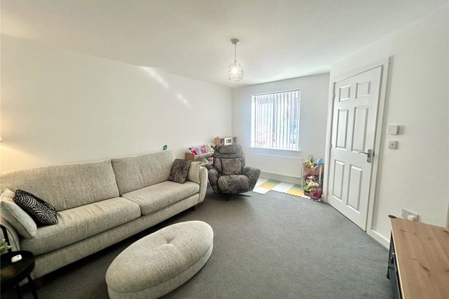 21, Flockton Gardens, Coventry photo 3
