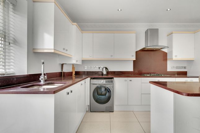 Thumbnail Town house to rent in Woodfarrs, London