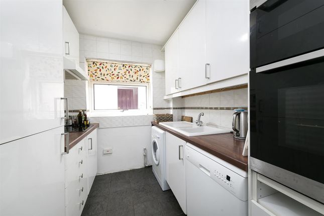Flat 1, 42A, Grosvenor Road, London photo 2