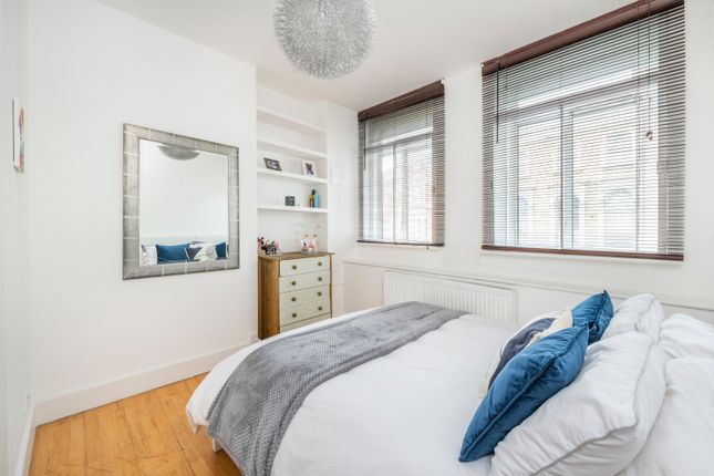 Flat for sale in Upper Richmond Road, Putney Hill