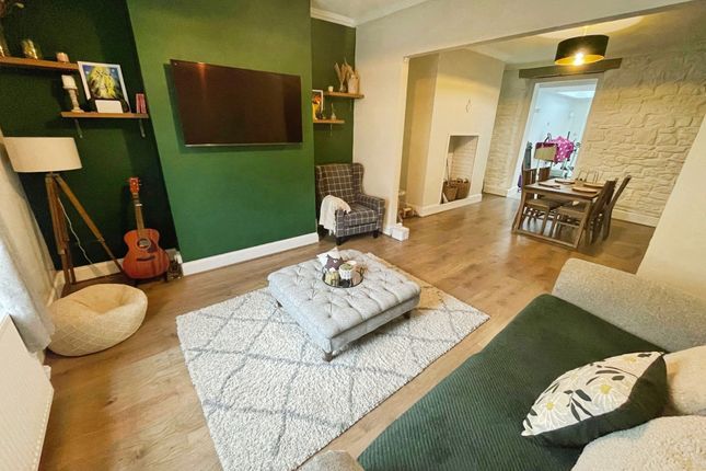 39 Oddfellows Street, Bridgend photo 2