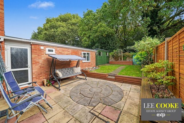 13, Linden Lane, Willenhall photo 3