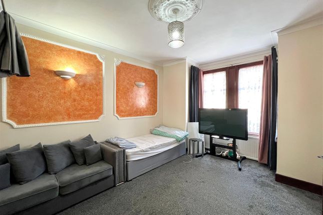 220, Mortlake Road, Ilford photo 2