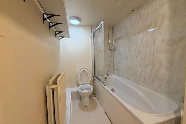 225 Newlands Road Flat 1-2 Glasgow G44 4EZ, Glasgow photo 4