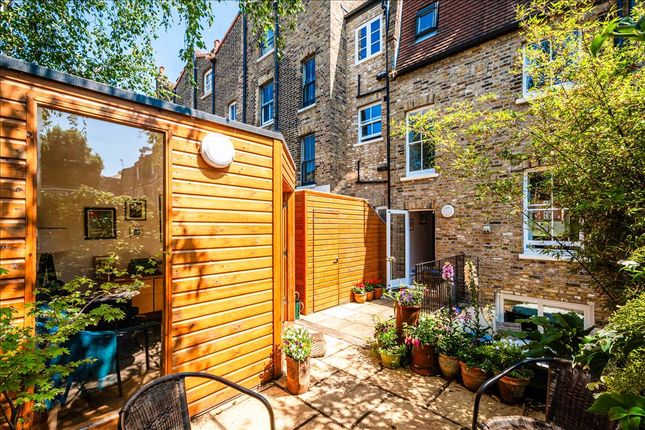Terraced house for sale in St Thomas's Place, London Fields