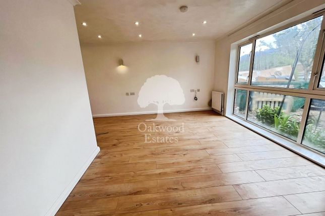 144a, Clare Road, Maidenhead photo 4