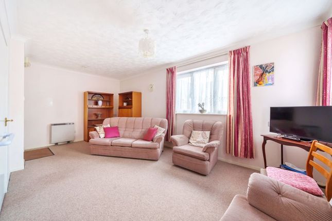 Flat for sale in Norton Court, High Street South, Dunstable, Bedfordshire