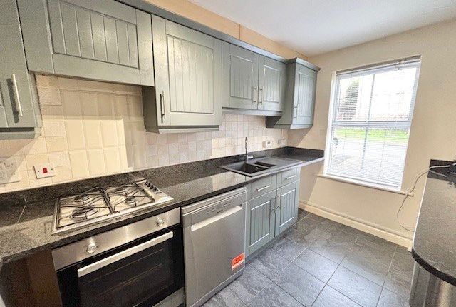 8, Paslew Court, Keighley photo 3