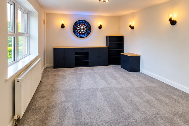 4 Woodleigh Hall Mews, Leeds photo 3