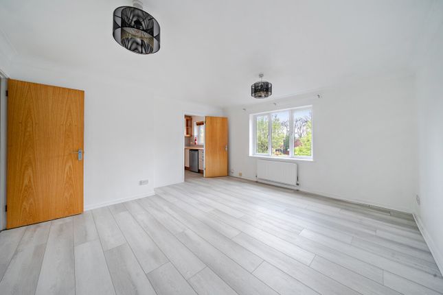 16, Oldfield View, Hook photo 3
