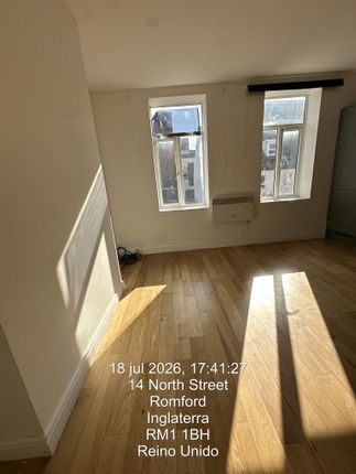 8a , North Street, Romford photo 5