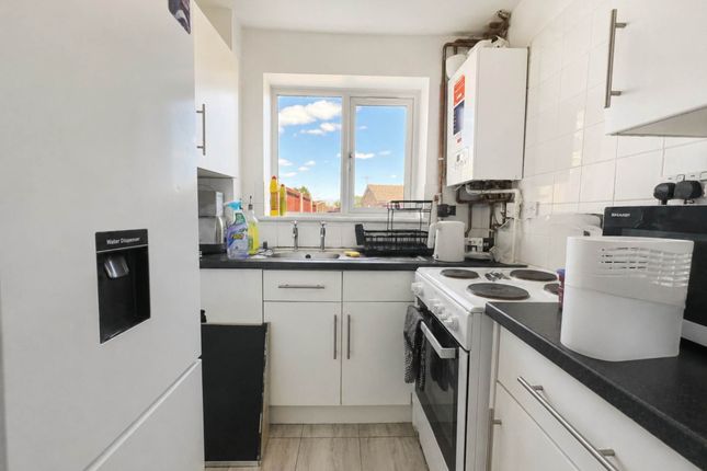 143a, Hockwell Ring, Luton photo 3